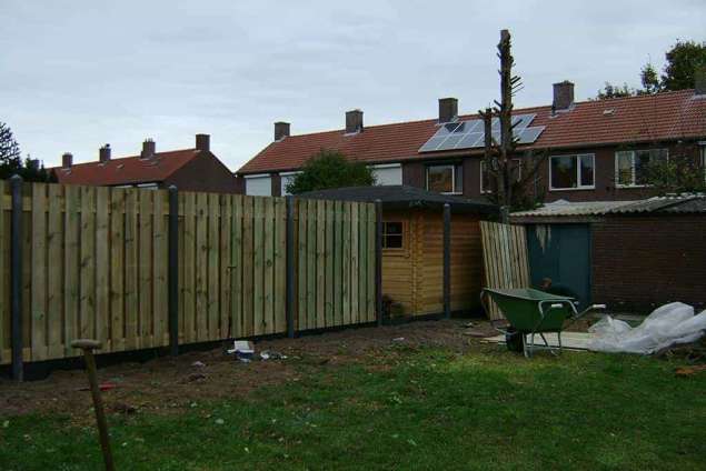 plaatsen en monteren van een schutting met betonpalen hoeveel kosten het om een schutting te plaatsen waalwijk kaatsheuvel loon op zand berkel enschot biezenmortel drunen